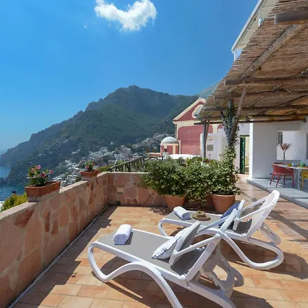 Acqua Di Mare, Near Elevator, Few Steps, Parking Holiday home